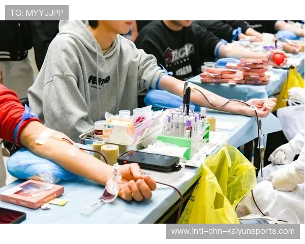 军训献血获两天假传闻 校方：完全自愿，不存挂钩，军人义务献血